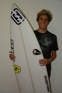Un nouveau jeune talent portugais dans le monde du surf.